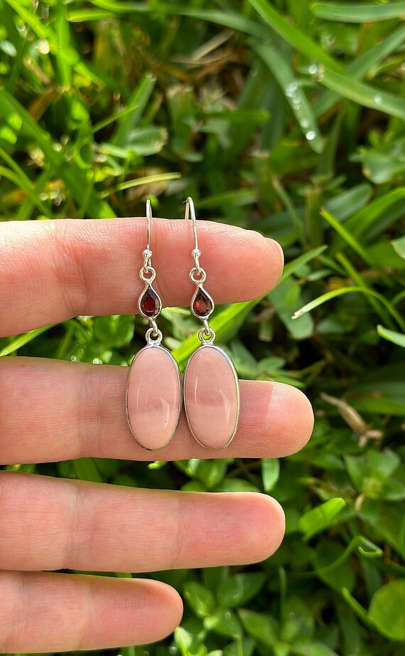 Boucles D'Oreilles Pendantes En Argent Massif Avec Pierres Roses Foncées