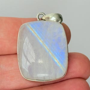 Pendentif pierre de lune arc-en-ciel, pierre naturelle carrée en argent sterling 925 massif, fabriqué à la main