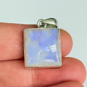 Pendentif pierre de lune bleue : lunette carrée en argent sterling, fabriqué à la main