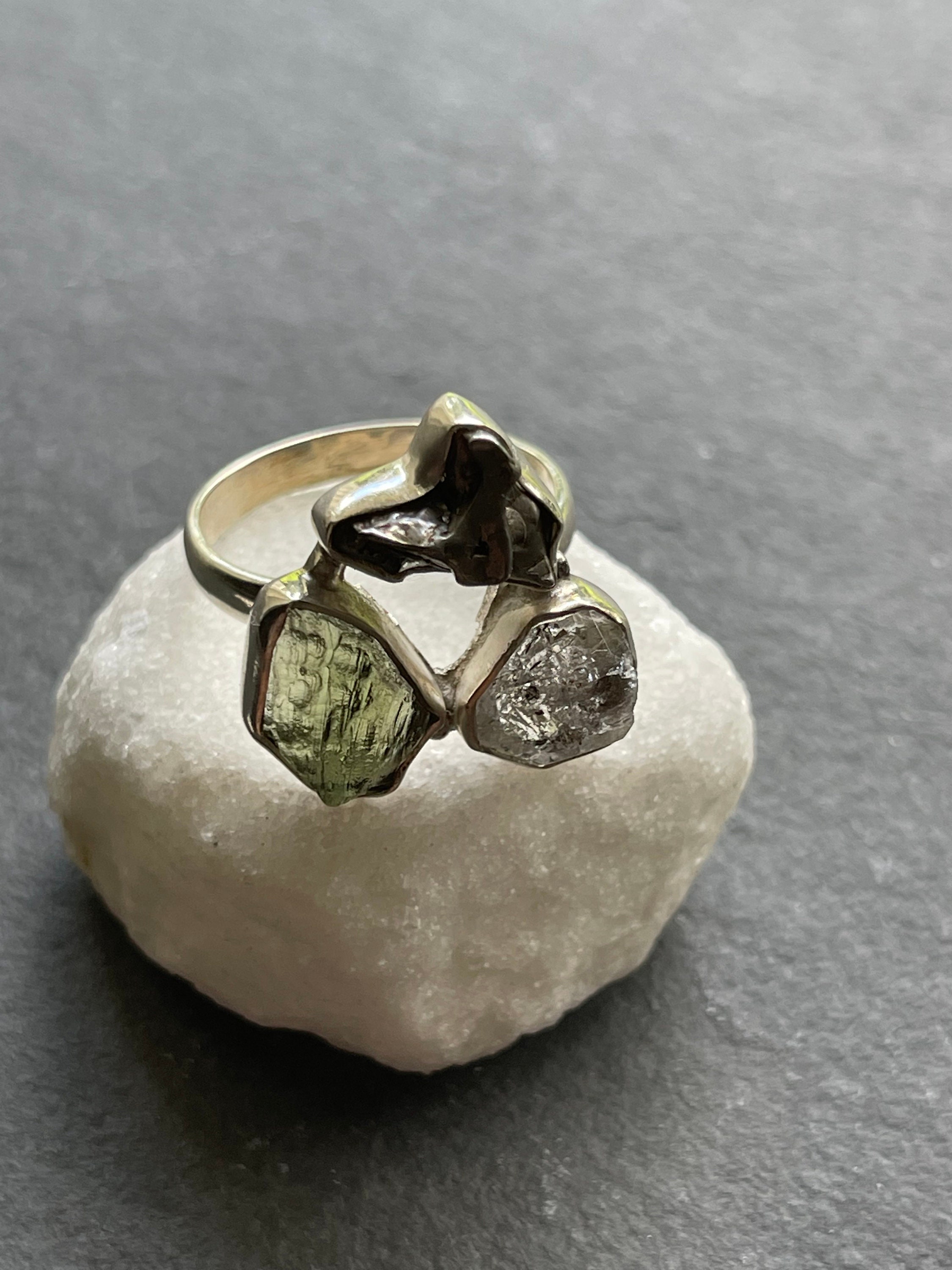 サイズ10、モルダバイト、隕石、ハーキマーダイヤモンドリング