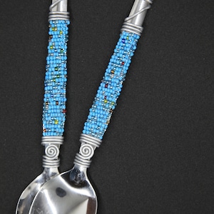 Stainless Steel Beaded Salad Servers comes in four different colours