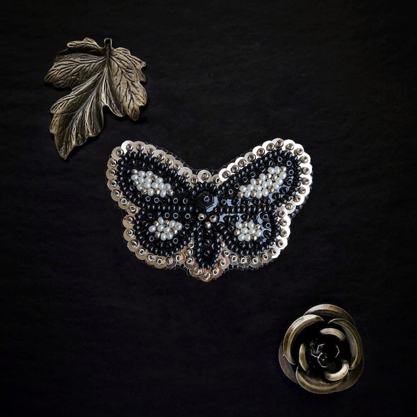 Le Fabularium Broche Papillon en perles brodée à la main | cottagecore | Cabinet de curiosités