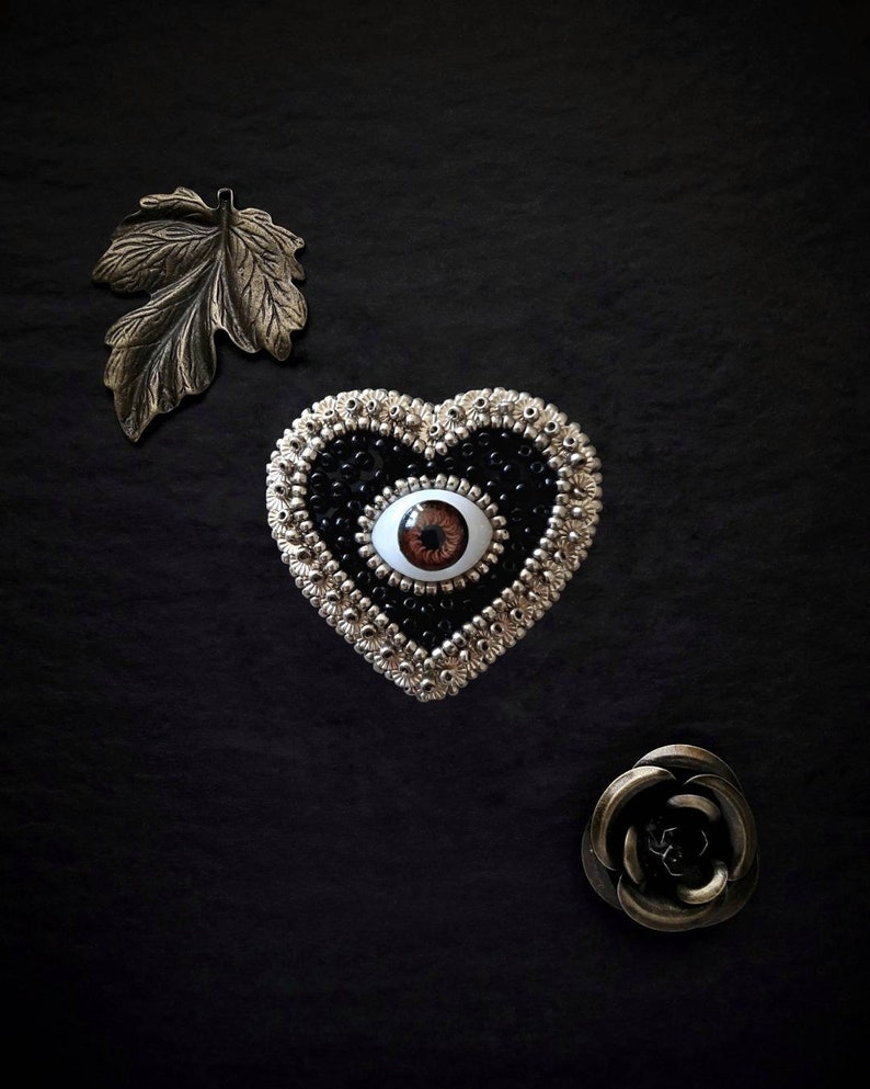 The Fabularium Brooch Heart Eye Sequins Hand Beaded Embroidery Halloween theme pin Cabinet of curiosities Black Academy image 3