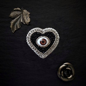 The Fabularium Brooch Heart Eye Sequins Hand Beaded Embroidery Halloween theme pin Cabinet of curiosities Black Academy image 2