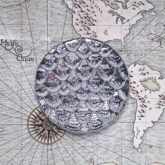 Le Fabularium Décoration Murale Broderie Perles Sequins Sirène | Livraison Standard Mondial Relay Po