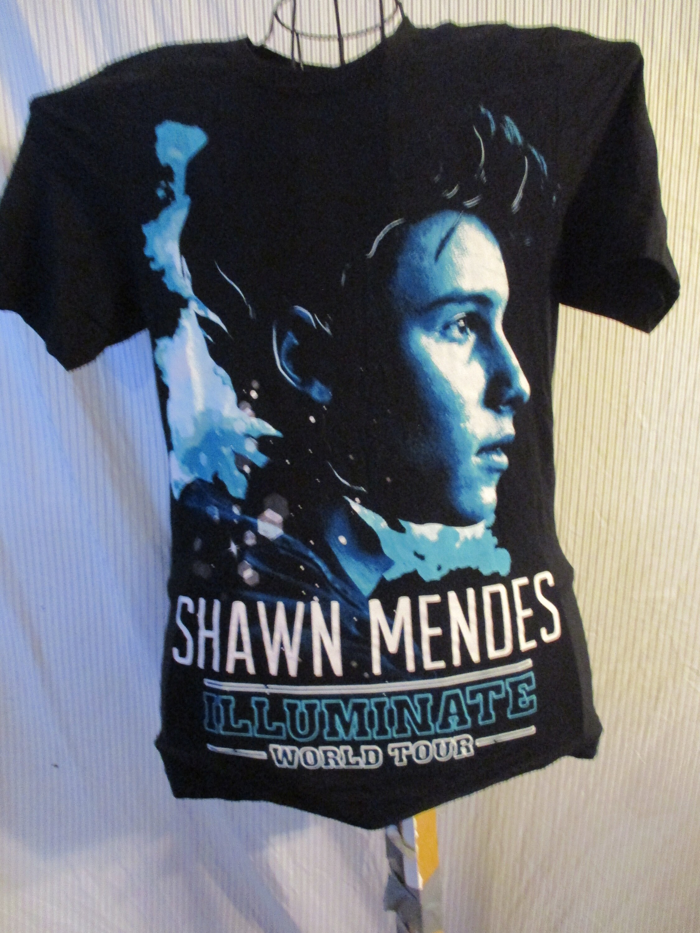 Shawn Mendes-illuminate World Tour-pre Owned/second Sale Shirt - Etsy