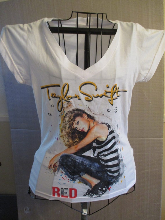 Taylor Swift-Red- (White Shirt)