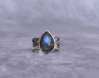 Natural Labradorite Ring* Silver Oxidized Handmade Ring* Teardrop Labradorite Ring* Rose Cut Gemstone Ring* Statement Ring* Unique Gifts