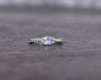 Natural moonstone ring* Rainbow moonstone minimalist ring for women* New beginning dainty ring* healing crystal ring* Unique gift idea
