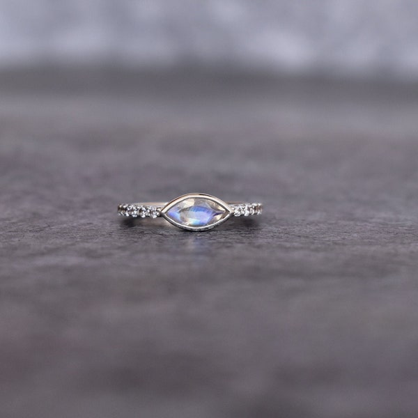 Bague en pierre de lune naturelle * Bague minimaliste en pierre de lune arc-en-ciel pour femme * Bague délicate nouveau départ * Bague en cristal curatif * Idée cadeau unique