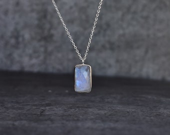 Natural Moonstone necklace* Rainbow moonstone necklace for her* Healing crystal handmade necklace* Sterling silver necklace* Bridesmaid gift