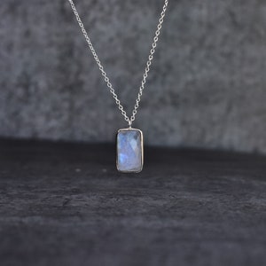 Natural Moonstone necklace* Rainbow moonstone necklace for her* Healing crystal handmade necklace* Sterling silver necklace* Bridesmaid gift