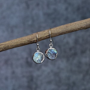 Orecchini in pietra di luna grezza autentica* Orecchini con pietra preziosa grezza per lei* Orecchini in argento sterling* Ciondolo con cristallo curativo* Piccoli orecchini fatti a mano