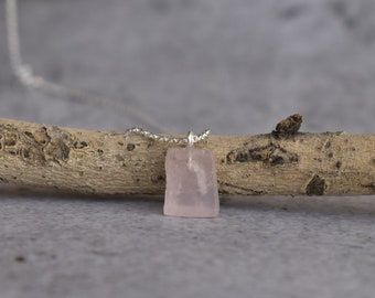 Raw rose quartz necklace,  Misty Pink quartz pendant,  Rose quartz crystal necklace, Rose quartz necklace, Raw stone necklace,  gift for her