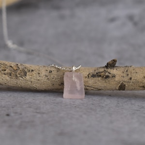 Raw rose quartz necklace,  Misty Pink quartz pendant,  Rose quartz crystal necklace, Rose quartz necklace, Raw stone necklace,  gift for her