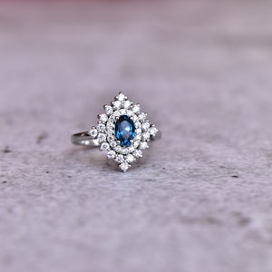 Dainty London blue topaz Oval cut ring, blue topaz minimalist ring, blue gemstone, Gold wedding nd engagement ring, anniversary gift for her