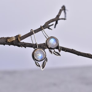 Natur inspirierter Mondstein Ohrhänger, Mondstein Ohrring, oxidierter Regenbogen Mondstein, Ohrhänger Geburtsstein, Brautjungfer Schmuck