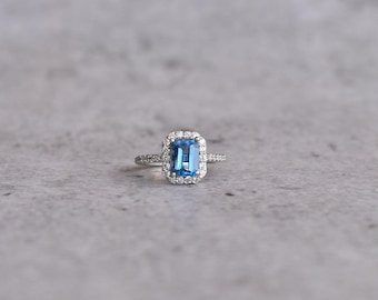 Bague halo taille émeraude en argent sterling, topaze bleue de Londres, bague topaze bleue de Londres, taille émeraude, pierre précieuse bleue, alliance, argent sterling
