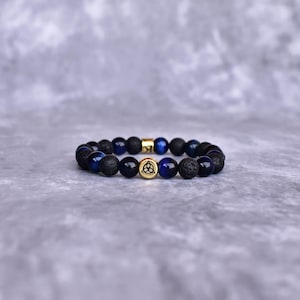Natürliches Blaues Tigerauge & Lava Perlen Armband * Trinitiy Knot Schutz Bettelarmband für Männer * Heilende Edelstein Armbänder * Einzigartige Geschenke