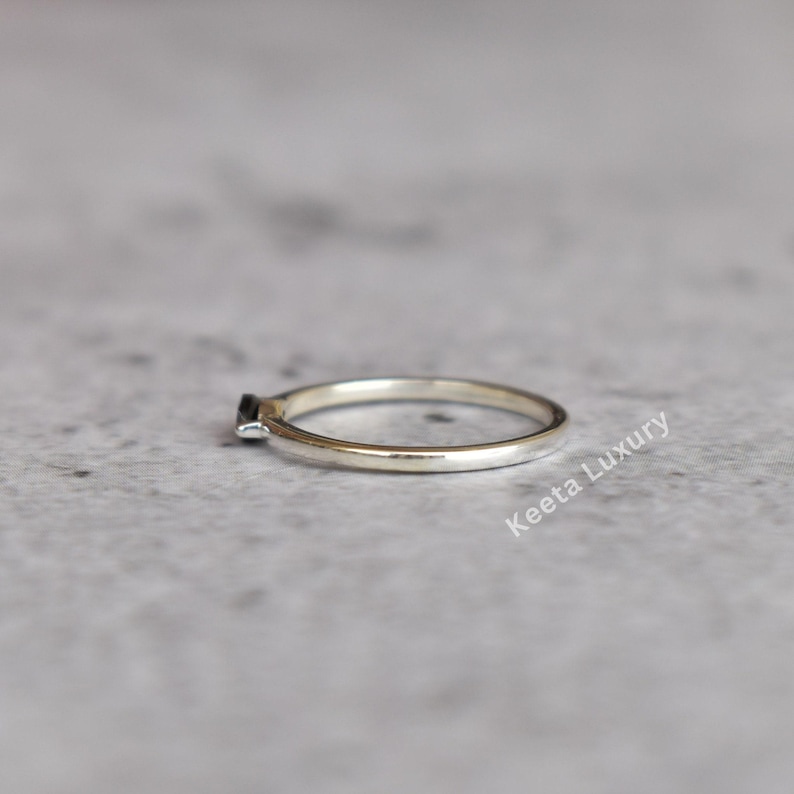 Bague minimaliste en onyx noir véritable* Bague délicate en argent sterling pour débuter* Bague faite main* Bague superposable* Cadeau pour maman* Cadeau pour elle image 4