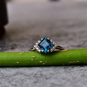 London Blue Topaz minimalist Ring, blue topaz square cut , Dainty promise ring, December birthstone, Party wear sterling silver ring