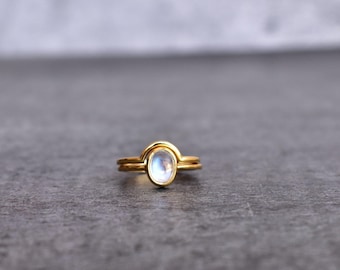 Natural Moonstone ring* Rainbow moonstone stacking ring set for her* Healing crystal moonstone ring * Handmade 14K Gold ring* Unique gifts