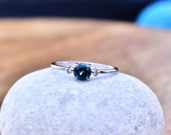 London Blue Topaz minimalist Ring, Dainty promise ring, December birthstone, gift for her, Party wear sterling silver ring , gift for mom