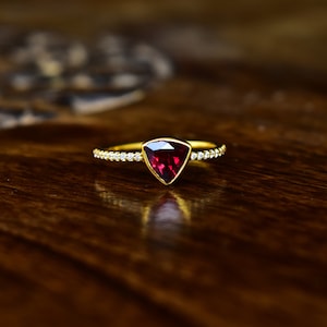 Garnet minimalist Ring, Genuine Garnet dainty Ring, January Birthstone Ring, January Birthday Gift for Women, daily wear Stackable Ring