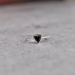 Black onyx Trillion cut gemstone ring* Sterling silver ring* Black diamond minimalist ring* Bridesmaid gift* Handmade ring* Gift for her