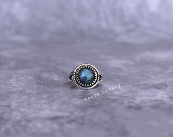 Genuine Labradorite ring* Silver Oxidized Labradorite ring* Rose cut labradorite ring for women* Blue flashy gemstone ring* Unique ring gift
