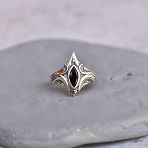 Black Onyx Ring, Gothic Sterling Silver Ring, Oxidized Statement Ring, Witchy Boho Ring for Women, Halloween Handmade Gift for Her immagine 4