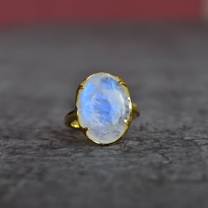 Huge Natural Rainbow Moonstone Ring, Celestial crystal ring , Excellent Quality gem, statement ring , moonstone jewelry for bridesmaid gift