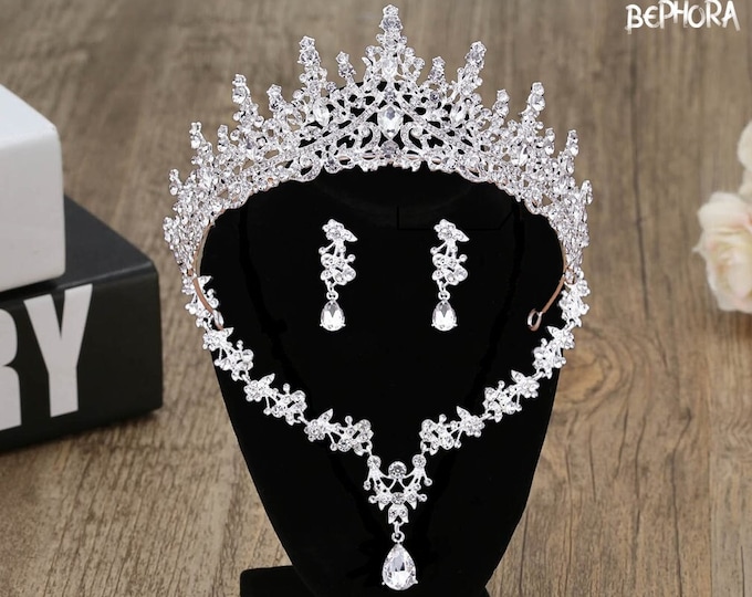 Elegant Heart Crystal Bridal Set - Handmade Tiara, Earrings & Choker Necklace, Luxurious Wedding Jewelry for Brides, Perfect Engagement Gift