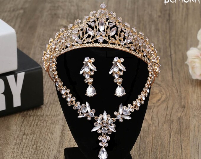 Floral Crystal Bridal Tiara - Gold Baroque Elegance, Quinceanera, Wedding Crown, Prom Queen Jewelry, Ideal Bridal Shower Gift, Stunning Prom