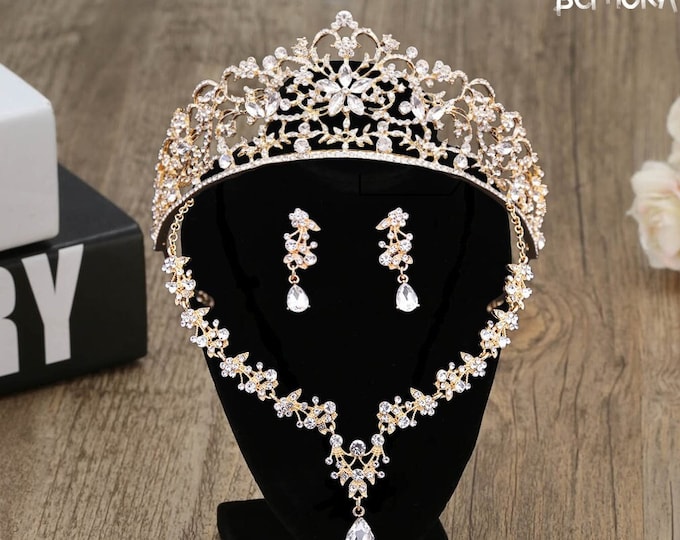 Regal Gold Bridal Tiara with Crystals - Vintage-Inspired Baroque Crown for Weddings - Elegant Floral, Quinceaneras & Prom Night Elegance