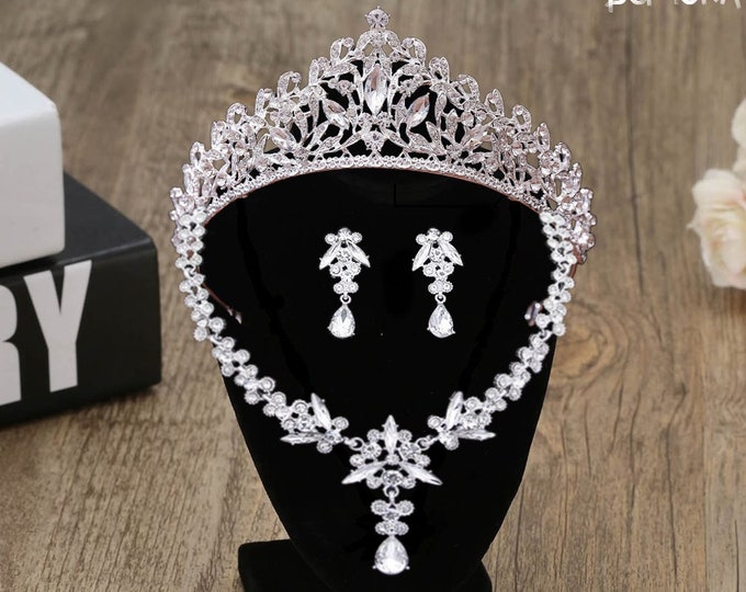 Diadem Wedding Vintage Gold Rhinestone Royal Jewelry Set Pageant Crown Necklace Earrings Hair Quinceanera Tiara Sweet 16 Bridal Accessories