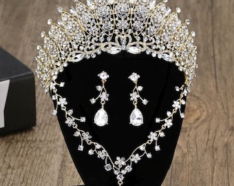 Floral Crystal Bridal Tiara: Gold Baroque Quinceanera Crown