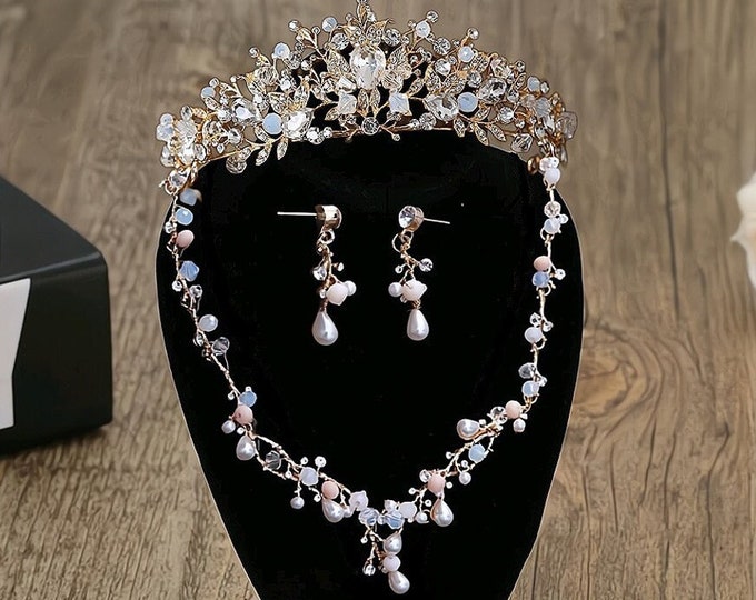 NEW Crystal Baroque Pearl Bridal Jewelry Set - Gold Rhinestone Diadem with Tiaras, Necklace, Earrings - Elegant Wedding Accessory for Brides