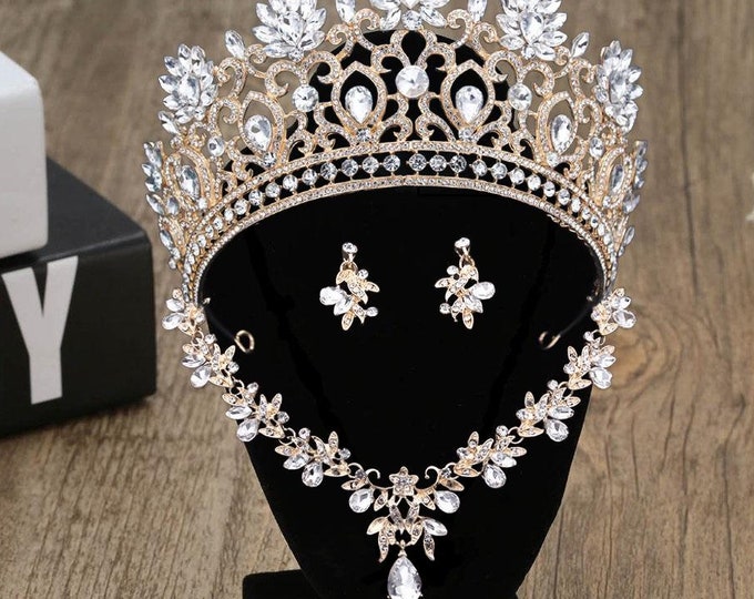 Opulent Large Crystal Bridal Big Tiara - New Gold & Silver Wedding Headpiece, Vintage-Inspired Wedding Crown for the Modern Bride, Gift Idea