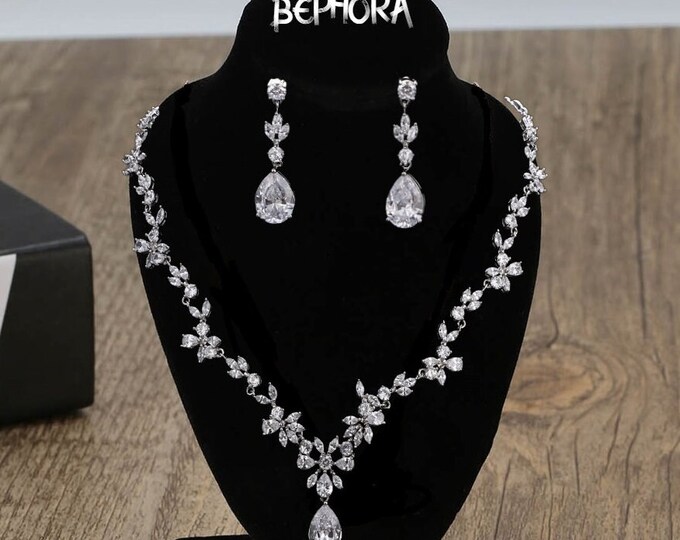 BEPHORA Handmade White Flower Rhinestone Pendant New Earrings Necklace Gift Jewelry Sets Lover Brides Women Wedding Crystal Luxury Bridal