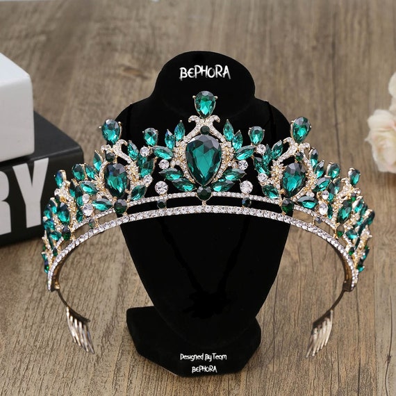 Handmade Gold Rhinestone Queen Crown: Wedding Pageant Tiara  display picture 3