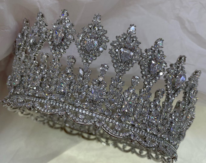 Handmade Princess Silver Elegant Silver Swarovski Crystal Tiara - Handcrafted Bridal Headpiece for Wedding Day, Perfect Gift for Brides
