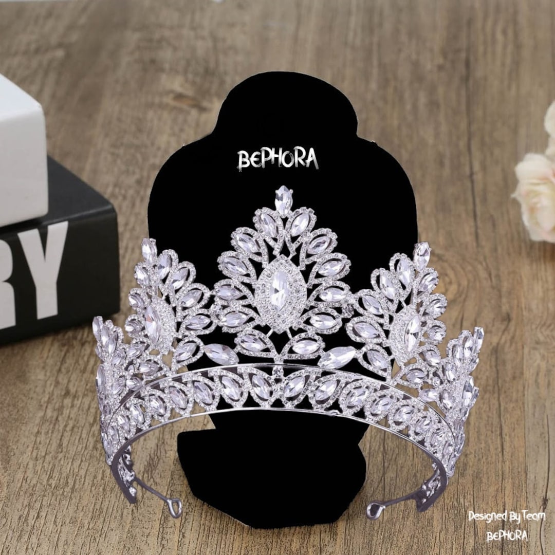 Rhinestone Bridal Tiara: Luxurious Princess Wedding Crown - Etsy display picture 3