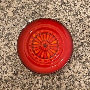Metlox Poppytrail MEDALLION RED 6” Saucer Dessert Plate Set/2