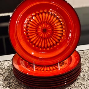 Metlox Poppytrail MEDALLION RED Dinner Plate