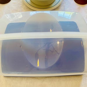 Vintage Tupperware BAKE N TAKE Cake/Cupcake Taker #3861 Rectangular Cobalt