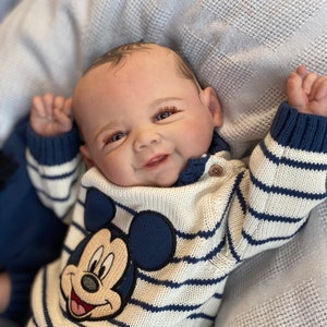 Reborn baby boy girl fake baby doll realistic handmader reborn floppy infant top reborn artist lifelike therapy doll Vahni Gowing CUSTOMISE