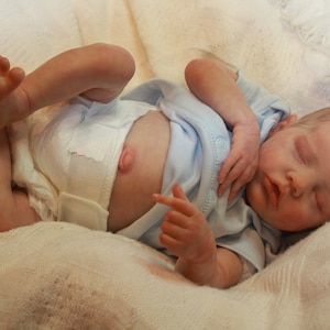 Custom made Reborn Baby Boy Twin B sculpt from Bonnie Brown by Artist Vahni Gowing