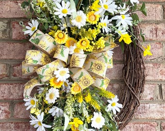 Sunflower and Daisy Grapevine Wreath, Fall Wreath, Autumn Wreath, Farmhouse Porch Décor, Country Kitchen Décor,