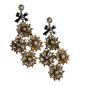 Boucles d&#39;oreilles pendantes en strass Betsey Johnson